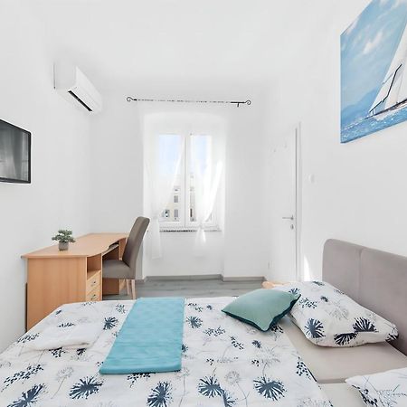 Little Flower City Studio 5 - Rijeka Rent Appartement Buitenkant foto